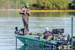 Abu Garcia Adrian Avenas Villain 2.0 / Revo AL-F RH Chatterbait Casting Combo -Wild Fishing Shop adrian avenas abu garcia vc70 6 revoal f chatterbait casting combo 23197.1651242884